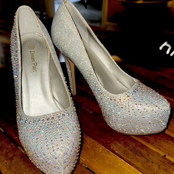 Dream Pairs Gorgeous Silver Rhinestone Heels Brides, Proms, etc. Size 10. EUC - Picture 2 of 5